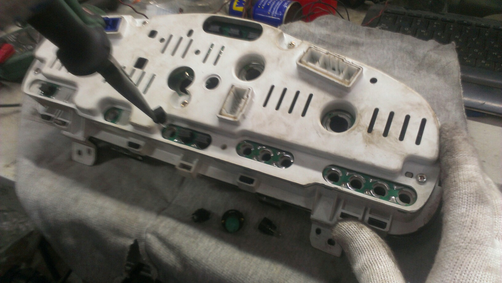 Замена лампочек в приборной панели в Санкт-Петербурге 3